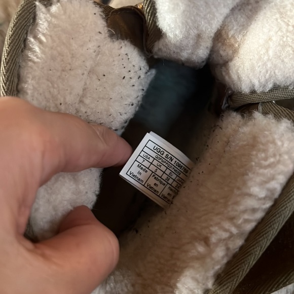 Ugg platform hiking boots - Picture 6 of 6